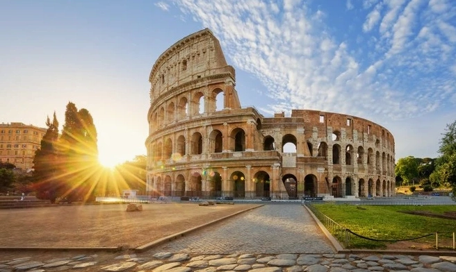 Người Roma Ở Nước Nào? Hé Lộ Nguồn Gốc và Văn Hóa Độc Đáo Người Roma trong trang phục truyền thống