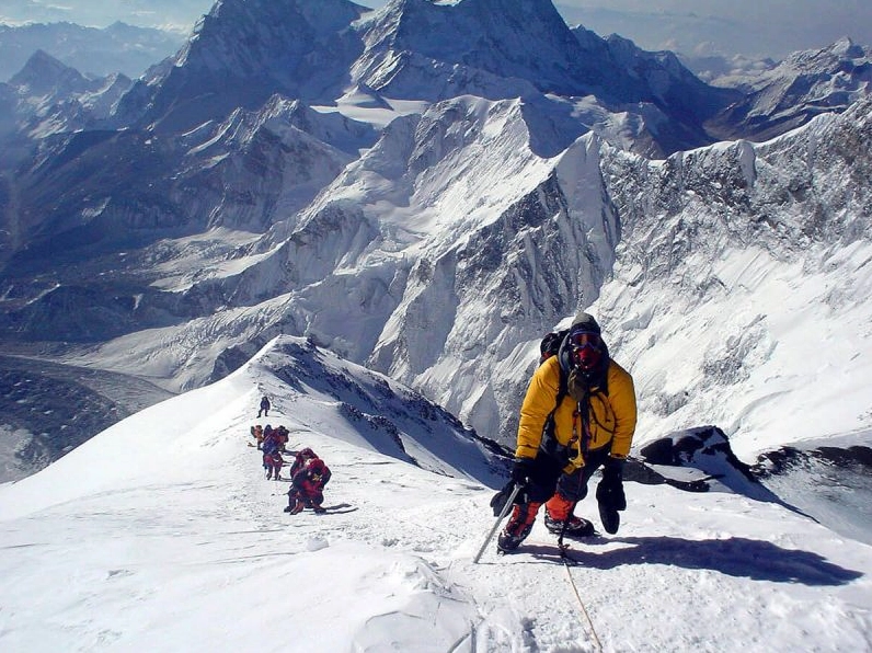 Nhà leo núi trên đường chinh phục đỉnh Everest