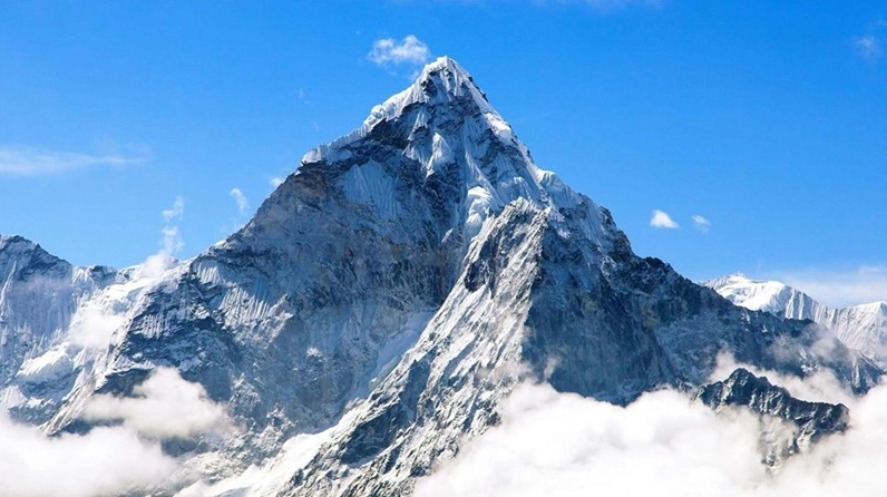 nui-everest-o-nuoc-nao-kham-pha-su-that-ve-noc-nha-the-gioi_692