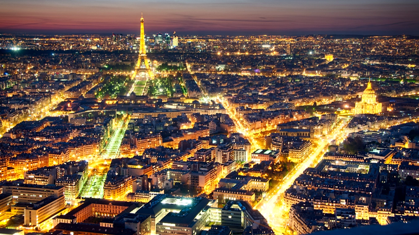 paris-thu-o-nuoc-nao-kham-pha-bi-an-kinh-o-anh-sang_933