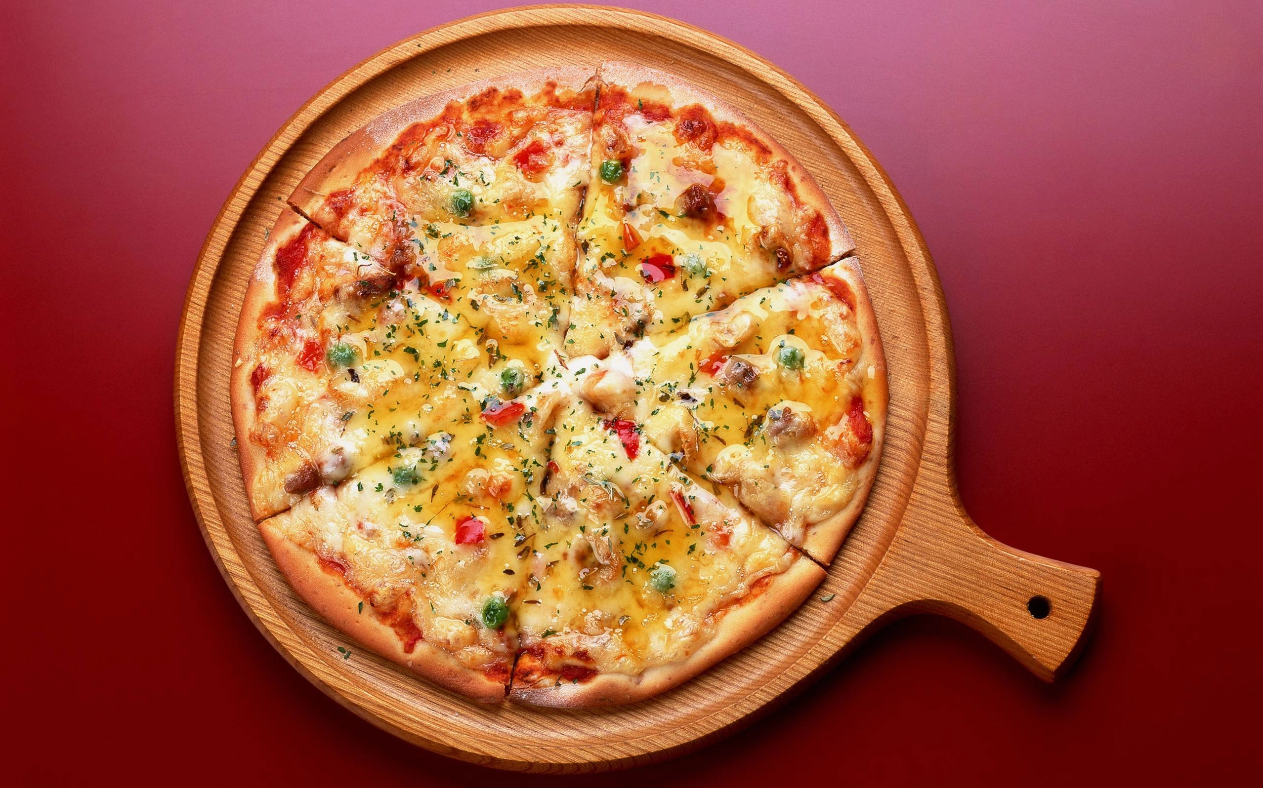 Pizza Margherita với ba màu sắc quốc kỳ Ý