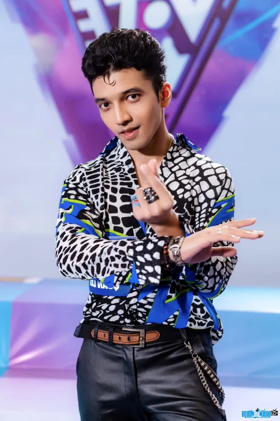 Quân Lee là người nước nào? Hé lộ sự thật bất ngờ 2026 Quân Lee trong một buổi livestream