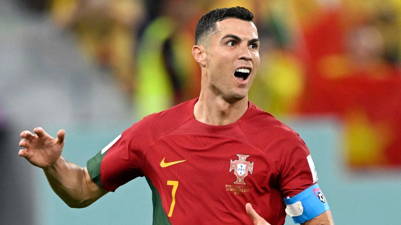 Ronaldo trong các màu áo câu lạc bộ khác nhau