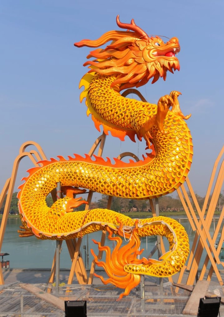 rong-vang-hue-bieu-tuong-vang-son-va-y-nghia-sau-sac_210