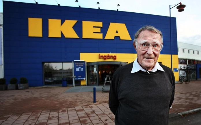 IKEA Của Nước Nào? Hành Trình Trở Thành Gã Khổng Lồ Nội Thất Toàn Cầu Sản phẩm nội thất IKEA trưng bày trong cửa hàng