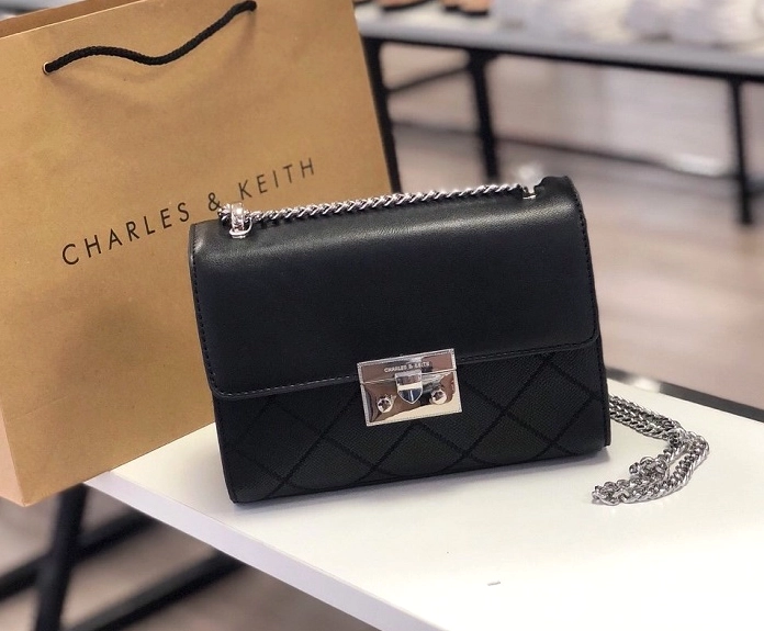 Sản phẩm túi xách và giày dép Charles & Keith