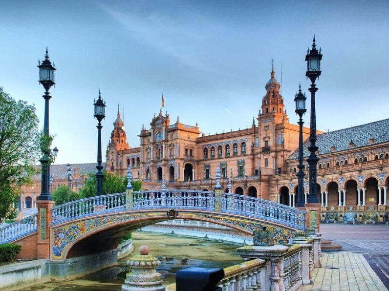 spain-la-nuoc-nao-kham-pha-vung-at-cua-le-hoi-va-di-san_705
