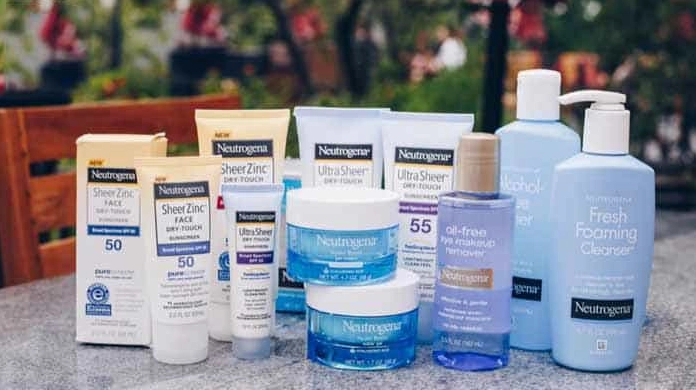 Sữa rửa mặt Neutrogena cho da mụn
