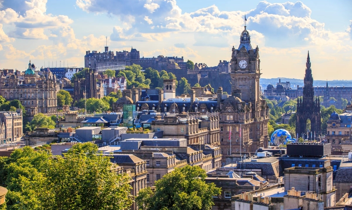 Scotland là nước nào? Khám phá xứ sở cao bồi và huyền bí Thành phố Edinburgh cổ kính của Scotland