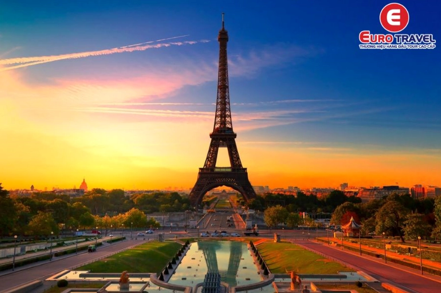 Tháp Eiffel - Biểu tượng nước Pháp