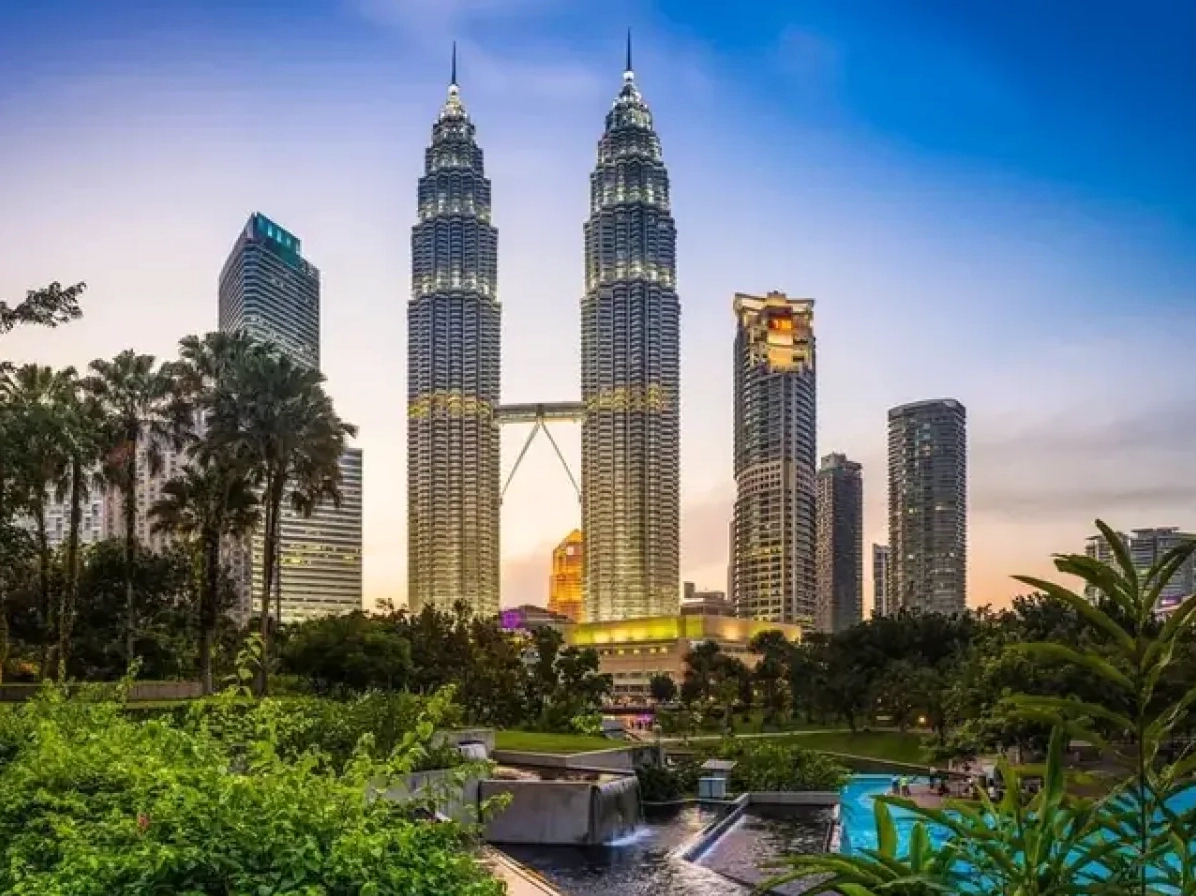 Kuala Lumpur của nước nào? Hé lộ bí ẩn thủ đô sôi động Tháp Menara KL và quang cảnh thành phố