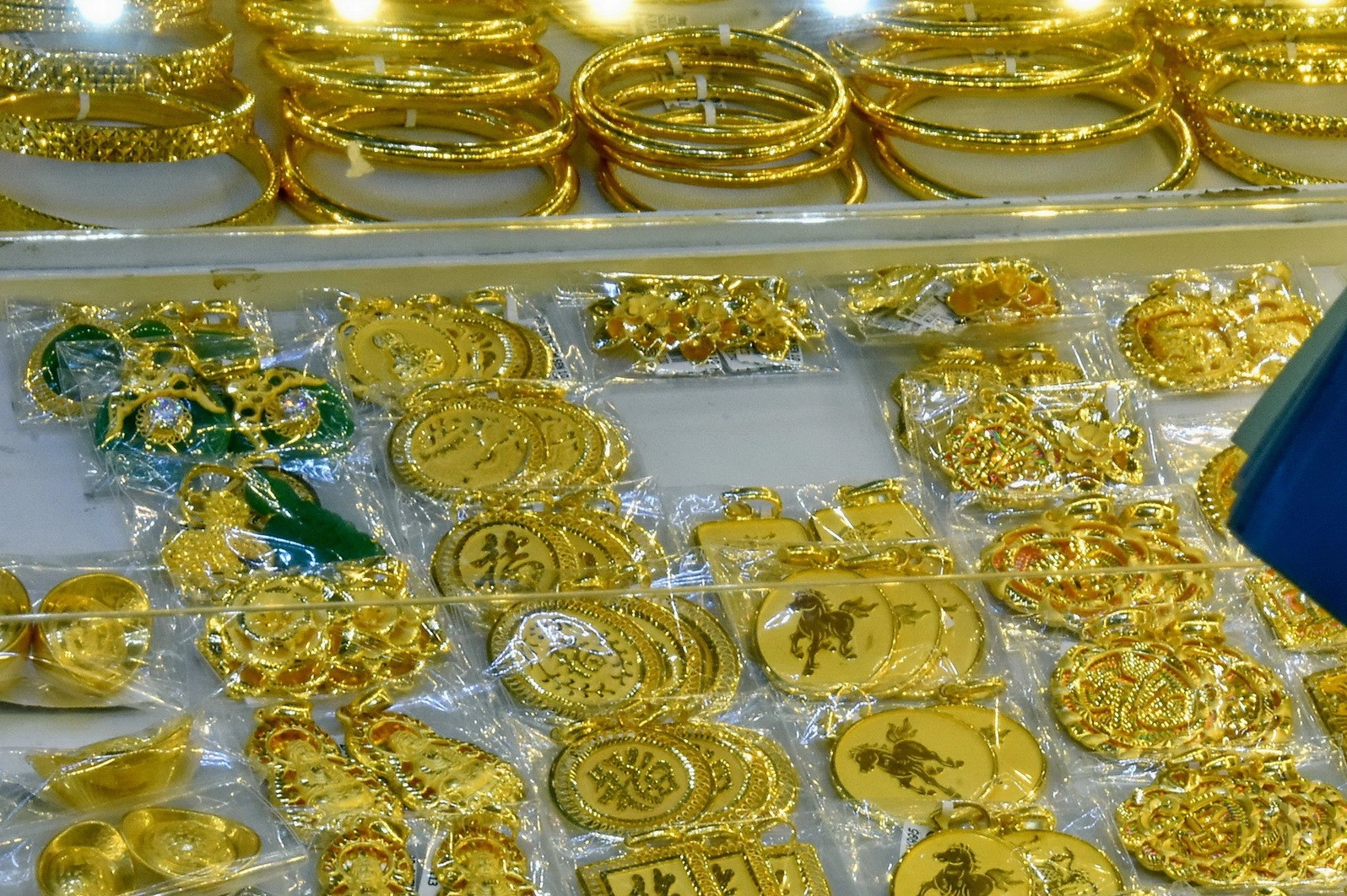 Giá vàng 24k tại Đồng Tháp hôm nay: Cập nhật & Phân tích Thị trường vàng và các kênh đầu tư