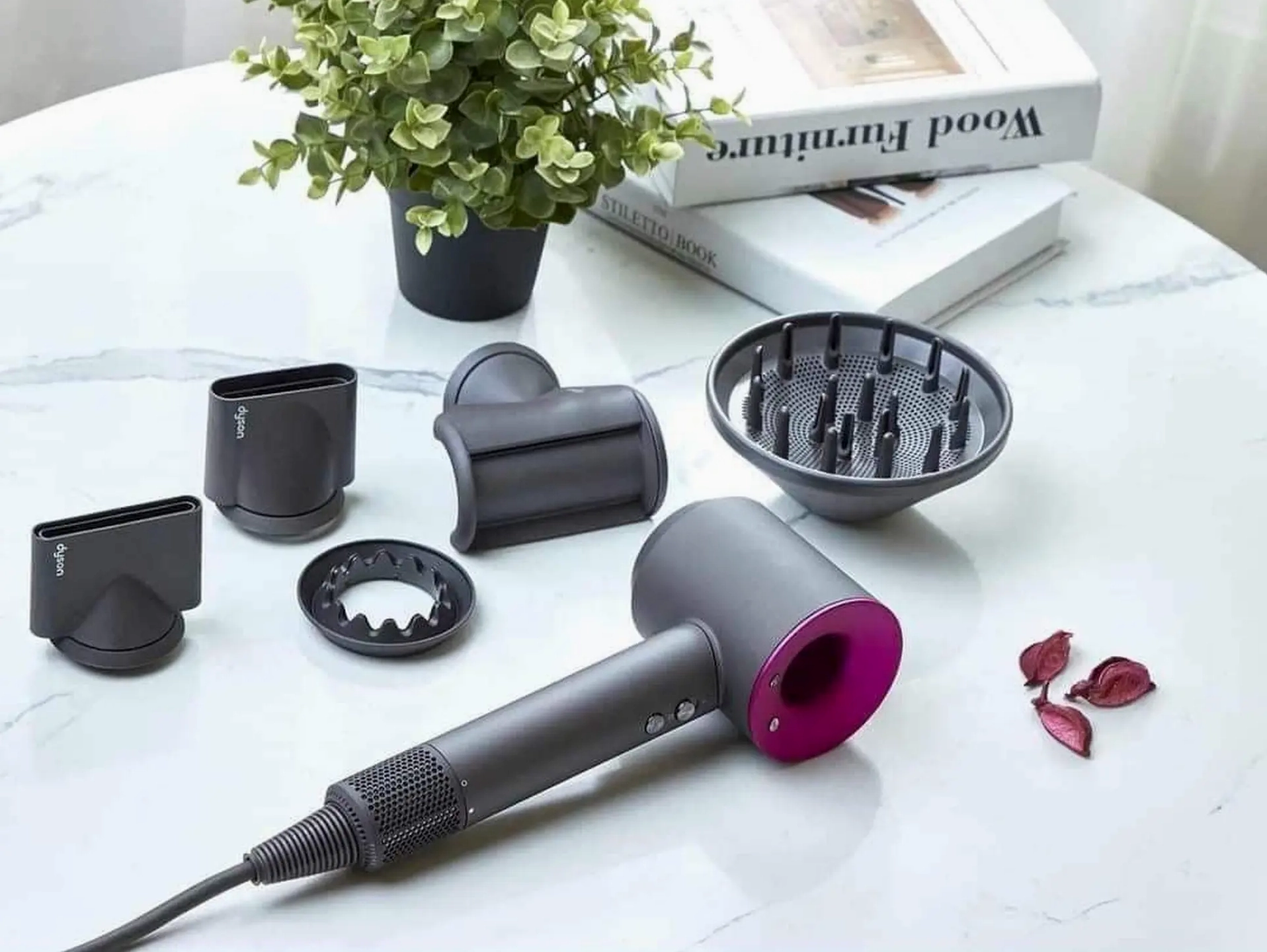 Dyson của nước nào? Hé lộ nguồn gốc và những điều chưa biết Thiết bị tạo kiểu tóc Dyson Airwrap