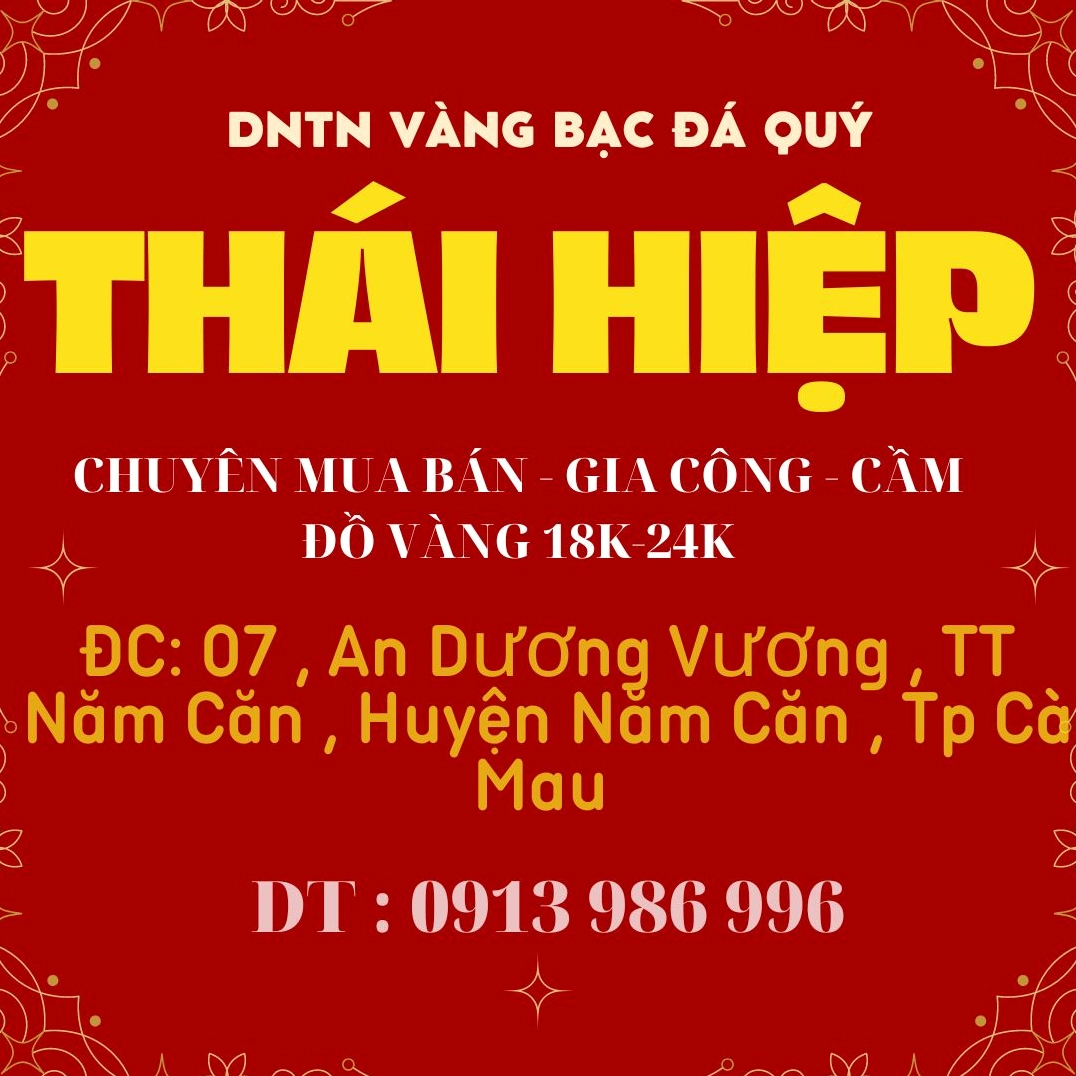 Thợ kim hoàn làm trang sức vàng