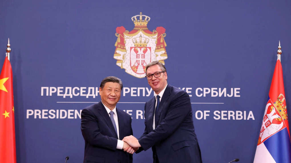 Thủ tướng Serbia và đại diện Trung Quốc