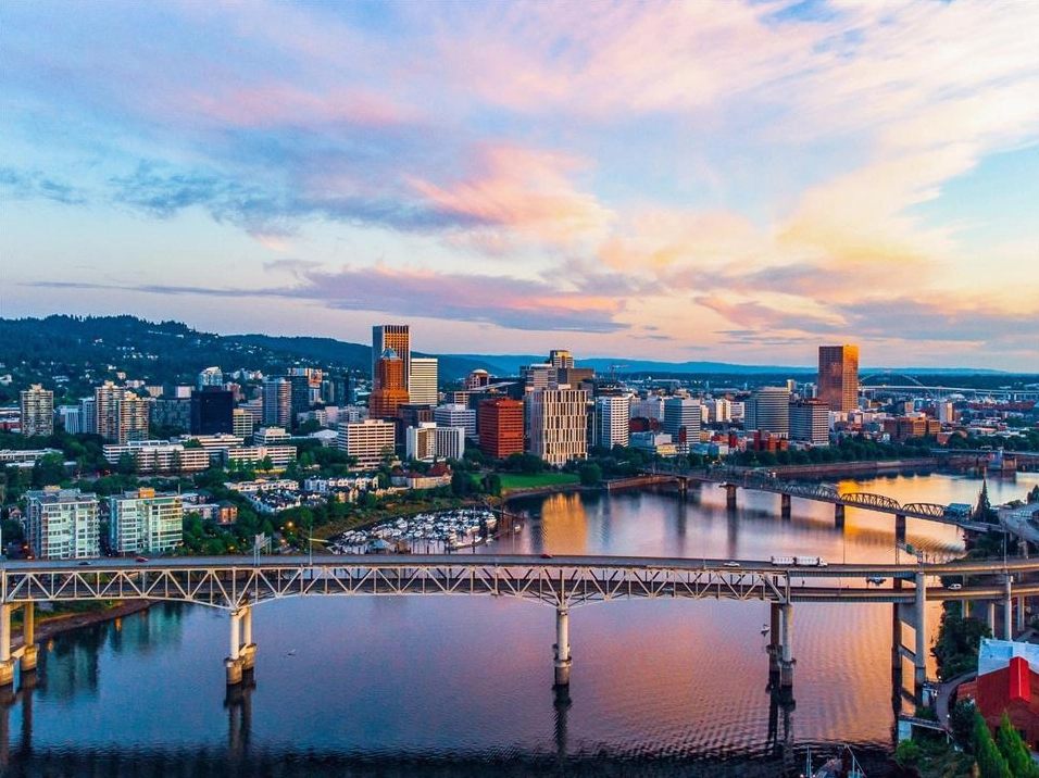 Thư viện Powell's City of Books ở Portland