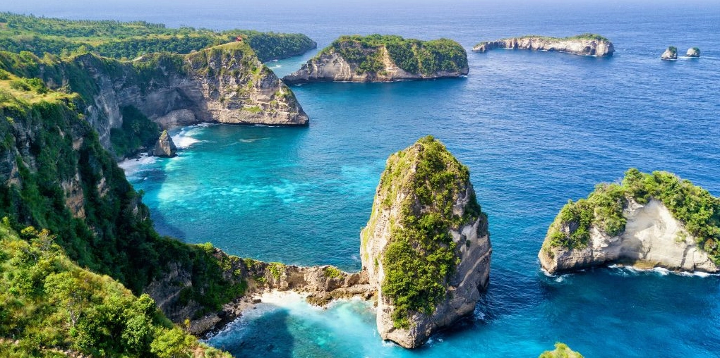 Bali Ở Nước Nào? Khám Phá Thiên Đường Du Lịch Thế Giới Trang phục truyền thống của người dân Bali