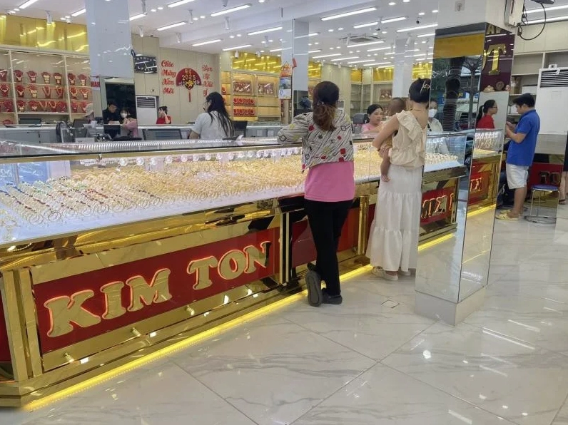 Tiệm Vàng Kim Tôn Long Thành: Uy Tín Vượt Thời Gian & Xu Hướng 2026 Trang sức vàng tinh xảo tại Kim Tôn Long Thành