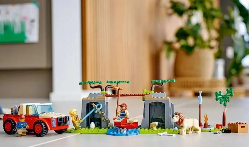 Lego Của Nước Nào? Khám Phá Nguồn Gốc và Sự Phát Triển Vượt Bậc Trẻ em đang vui chơi với Lego