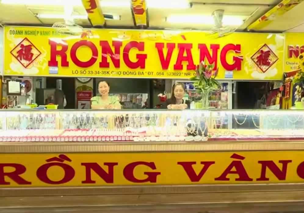 Rồng Vàng Huế: Biểu Tượng Vàng Son và Ý Nghĩa Sâu Sắc Tượng Rồng Vàng Huế tinh xảo