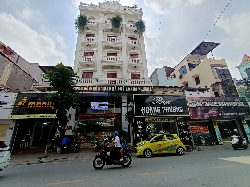 Vàng Hoàng Phương 2026: Giá Cả, Xu Hướng và Lời Khuyên Đầu Tư Vàng và các sản phẩm quý khác của Hoàng Phương