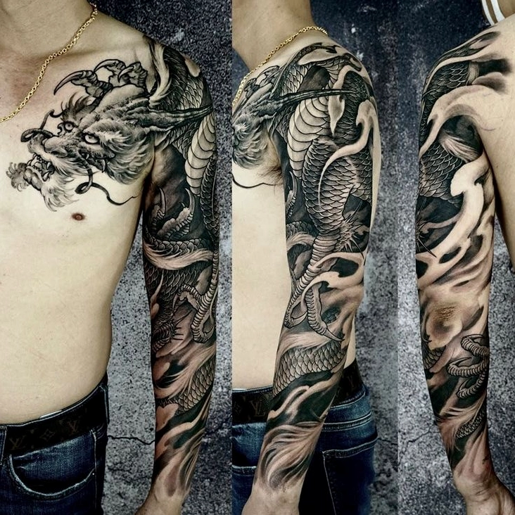 Hình xăm rồng đen trắng kín tay phong cách hiện đại