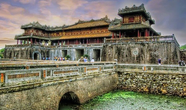 Địa Danh Là Gì? Khám Phá Chi Tiết Ý Nghĩa Và Tầm Quan Trọng Bản đồ thế giới thể hiện các địa danh nổi tiếng