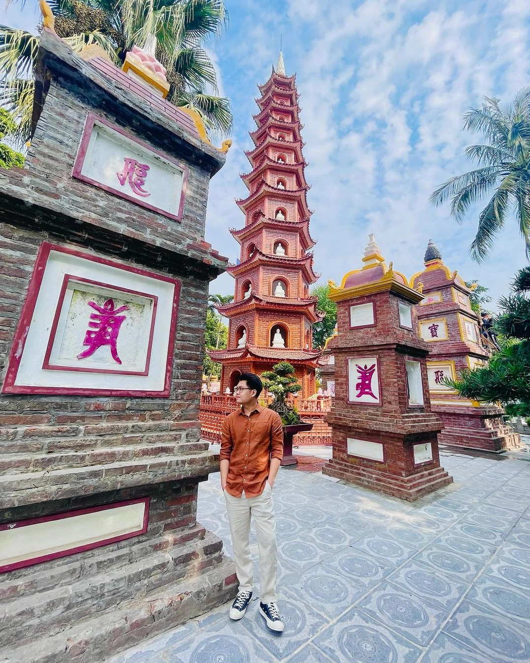 Cảnh Hồ Tây nhìn từ Chùa Trấn Quốc