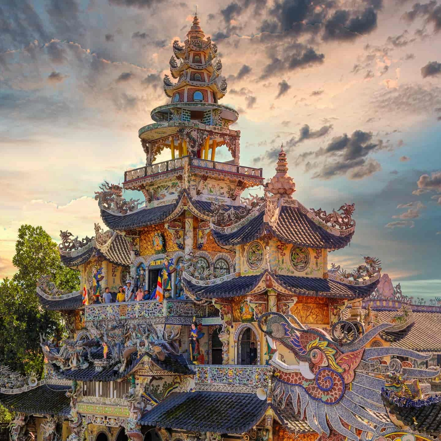 chua-nao-con-co-ten-goi-la-chua-ve-chai-kham-pha-chua-linh-p_641