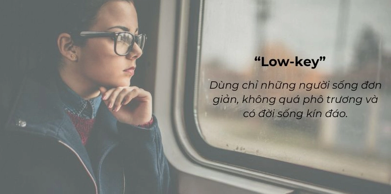 Hình ảnh người đang thư giãn, thể hiện phong cách sống lowkey