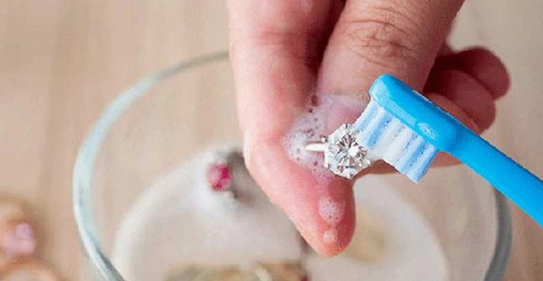 Hợp kim bị gỉ sét do phản ứng hóa học