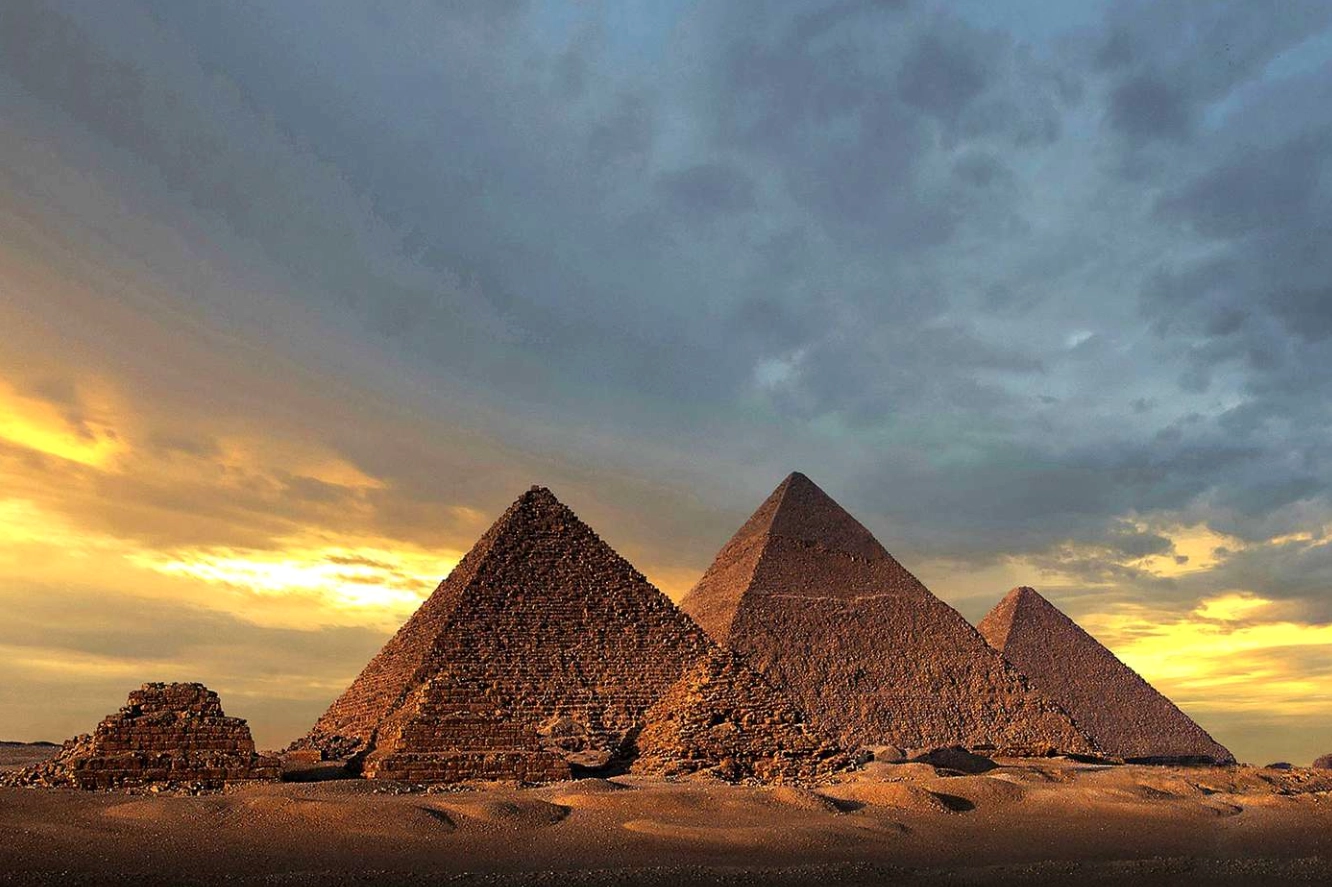 kim-tu-thap-giza-nam-o-quoc-gia-nao-he-lo-bi-an-ai-cap_201