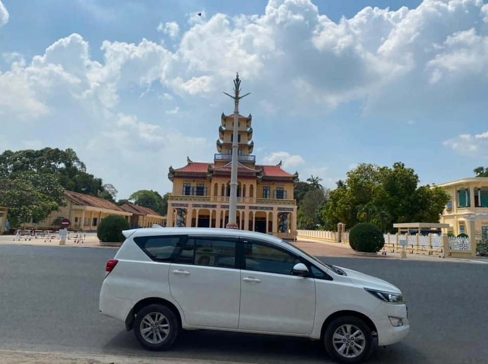 Lái xe taxi đi tỉnh chuyên nghiệp