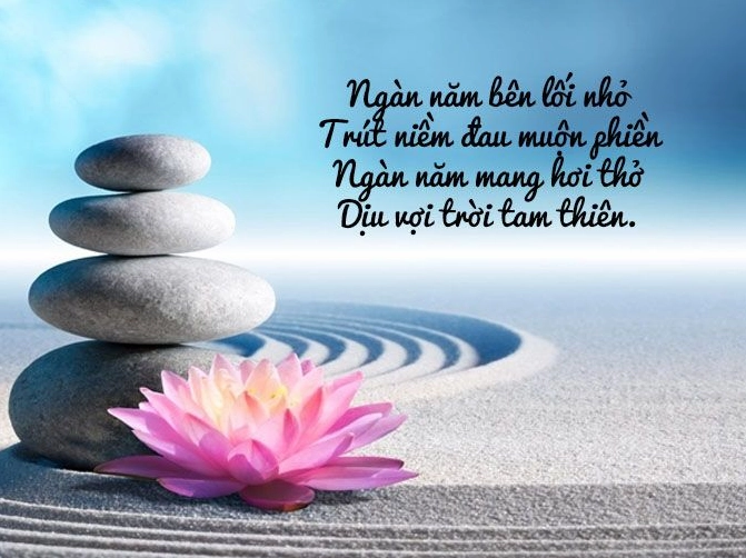 Một bài thơ tứ tuyệt được viết tay trên giấy cổ