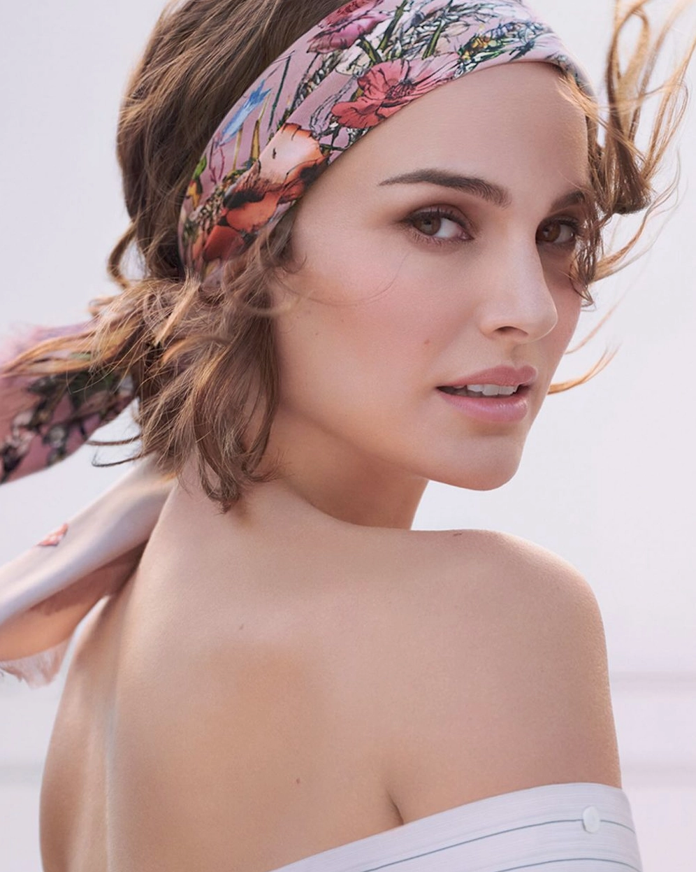 Natalie Portman đa phong cách