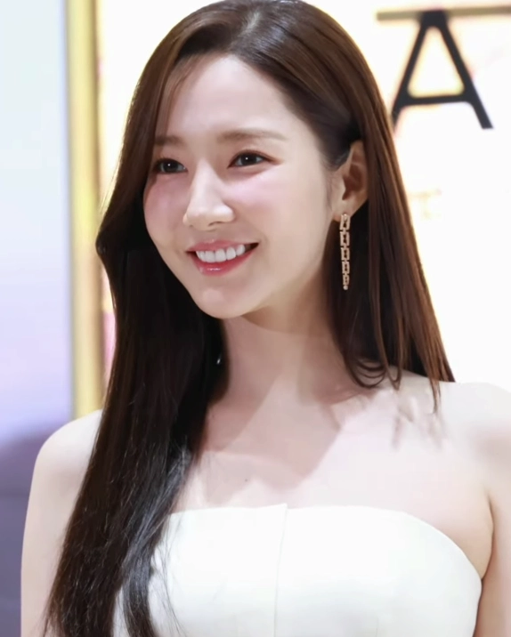 Park Min Young