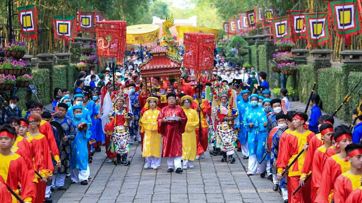 Pháo hoa rực rỡ trong một lễ hội ở Việt Nam