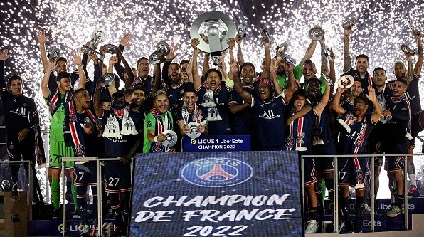 Đội bóng nào vô địch Ligue 1 mùa giải 2021-2022? Phân tích chi tiết! PSG ăn mừng chức vô địch Ligue 1 2021-2022