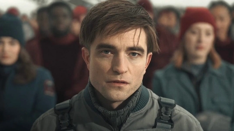 Robert Pattinson trong vai Edward Cullen của Twilight