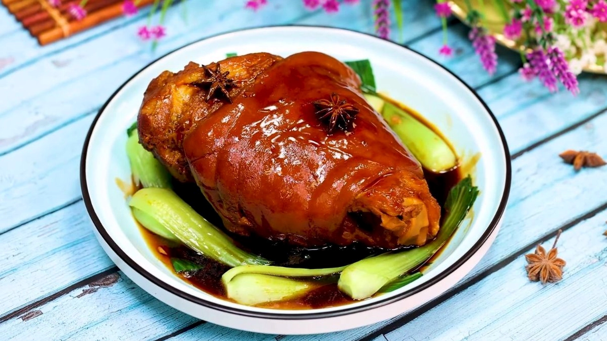 Sơ chế chân giò để hầm
