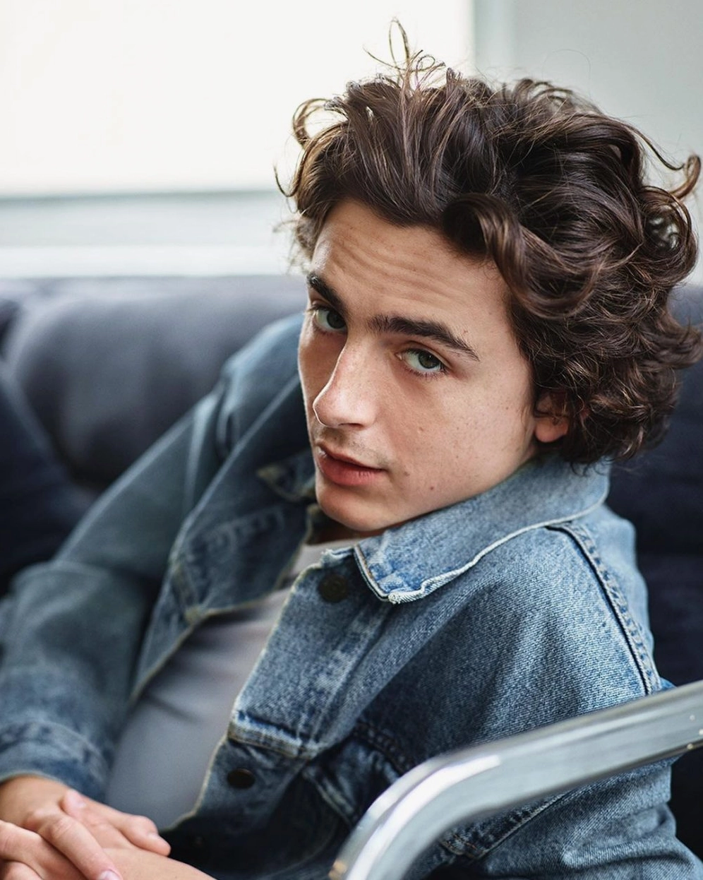 Timothée Chalamet trên tạp chí Harper's Bazaar