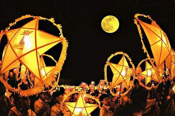 Trẻ em rước đèn Trung Thu