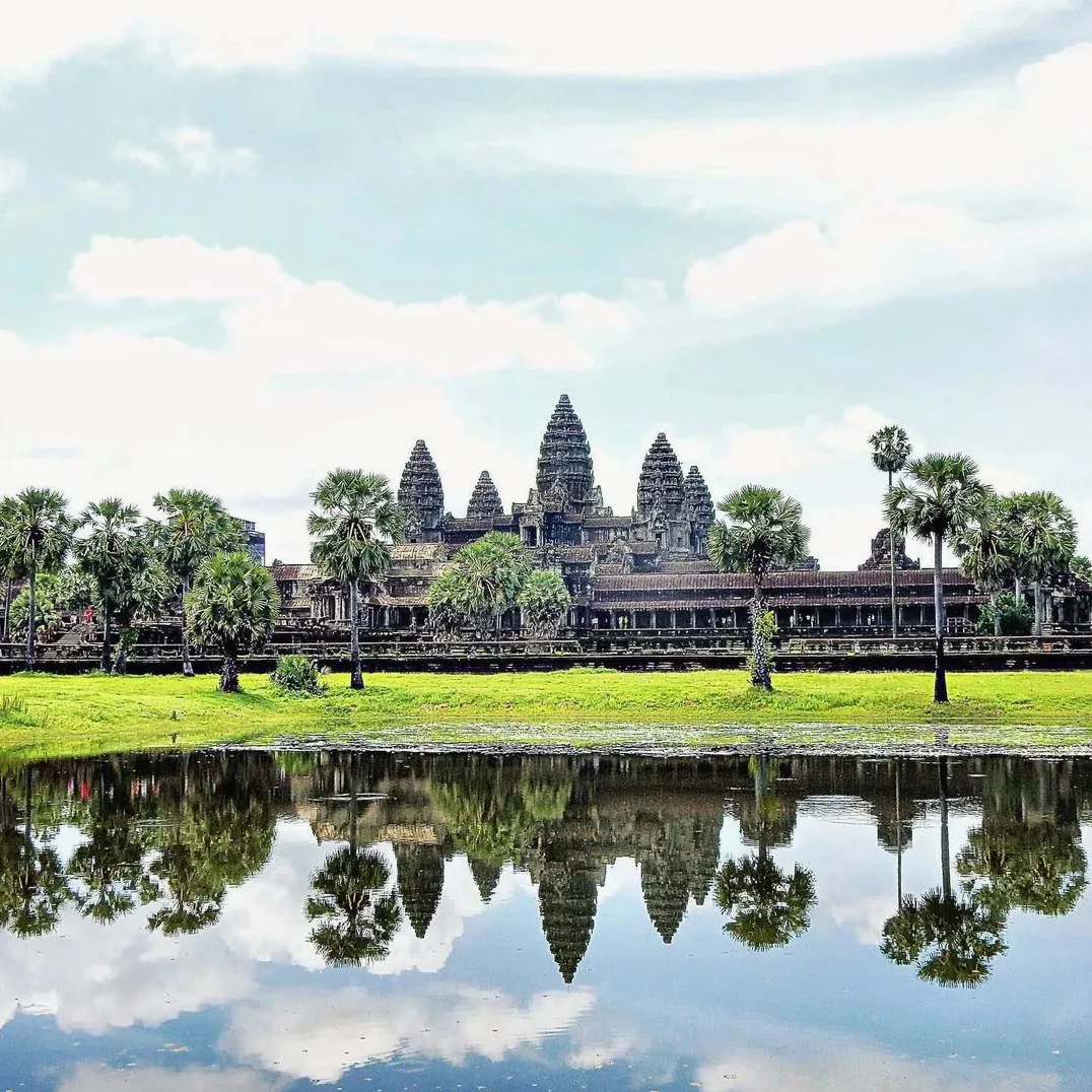 Câu đố kiến thức: Vua nào xây dựng đền Angkor Wat? Vẻ đẹp kiến trúc Khmer tại Angkor Wat
